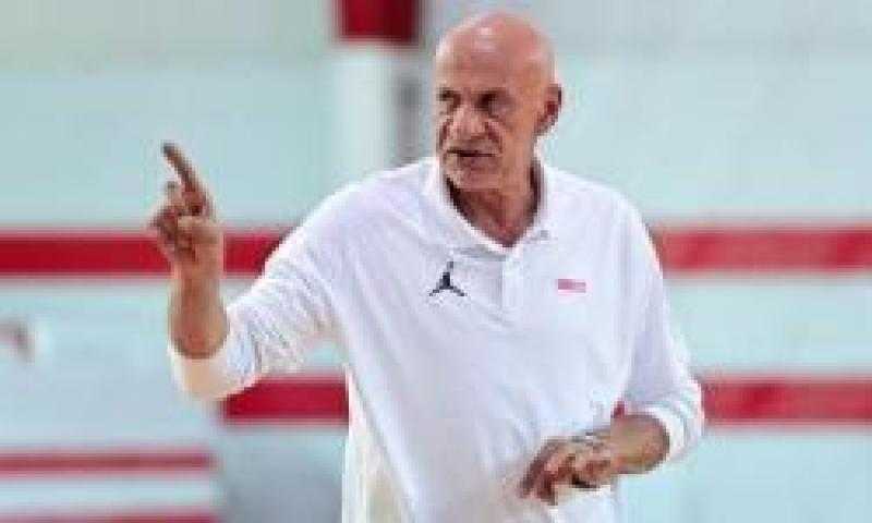 أحمد مرعي يفجر مفاجآت عن أسباب رحيله من تدريب سلة الزمالك.. فيديو