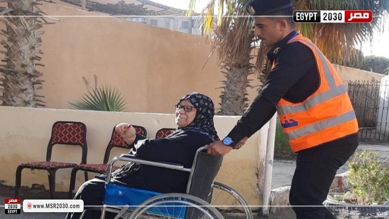 كراسي متحركة لمساعدة كبار السن