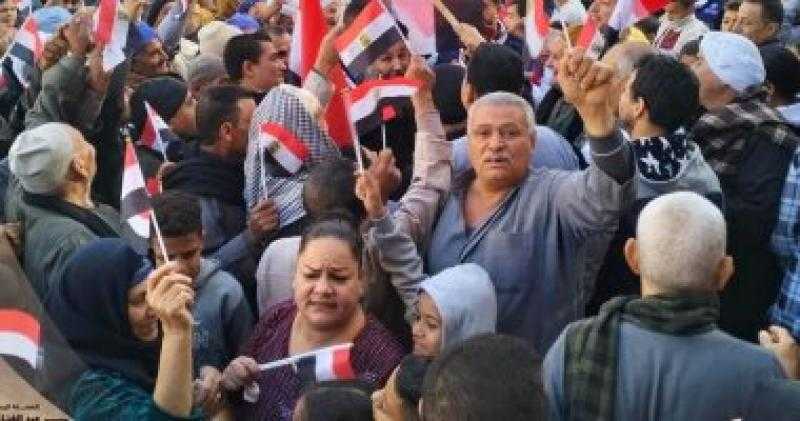 الناخبون في الجيزة يصطفون أمام لجان الاقتراع لليوم الثاني.. «فيديو»