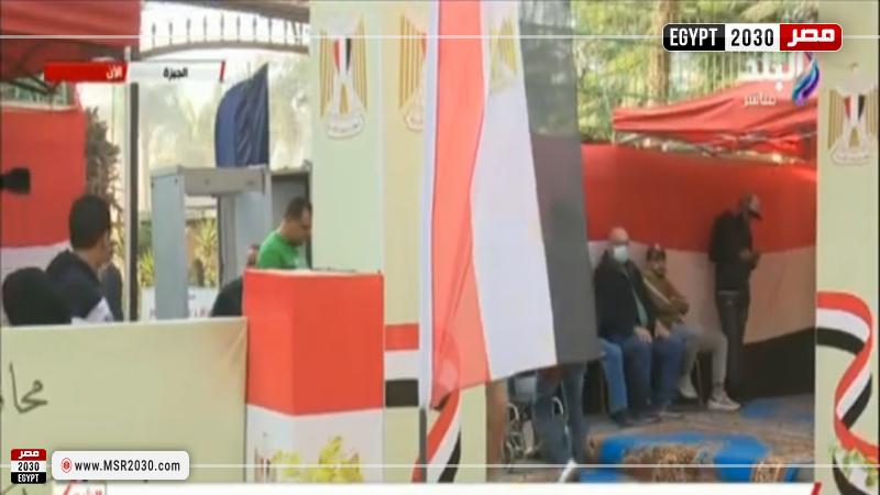 توافد المواطنين على اللجان الانتخابية