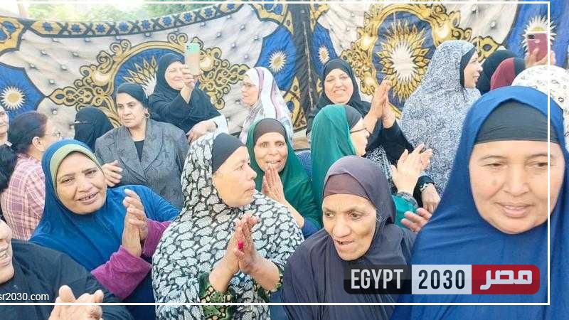 بالرقص والزغاريد.. سيدات سنورس يعبرن عن فرحتهن من أمام اللجان الانتخابية