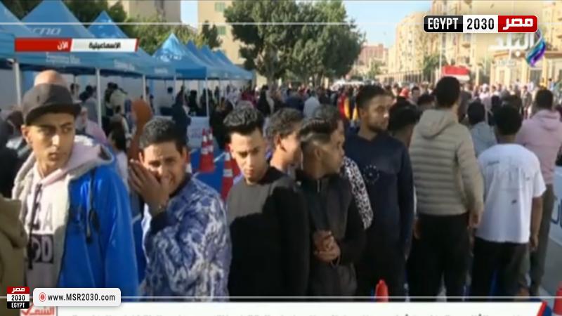 توافد المواطنين أمام اللجان الانتخابية