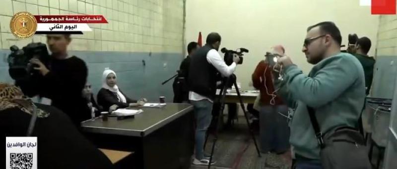 جولة تفقدية للمراسلين الأجانب خلال اليوم الثاني من الانتخابات الرئاسية.. «فيديو»