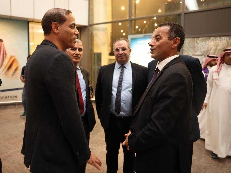 كأس العالم للأندية| وفد من القنصلية المصرية يستقبل بعثة الأهلي بمطار الملك عبد العزيز