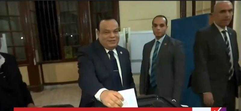 بالفيديو.. المستشار حازم بدوي يدلي بصوته في الانتخابات الرئاسية