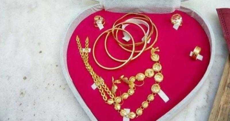 عند فسخ الخطبة.. الشبكة من حق الخاطب أم المخطوب؟