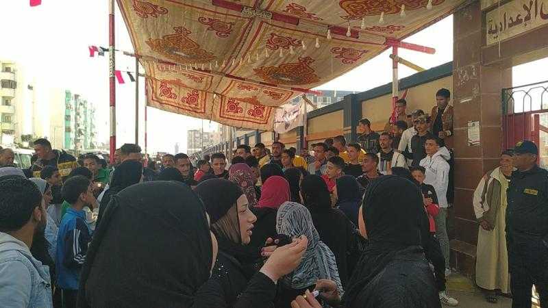 حشود غفيرة بمحافظة بورسعيد تتوجه للمقار الانتخابية لاختيار رئيسا للدولة المصرية