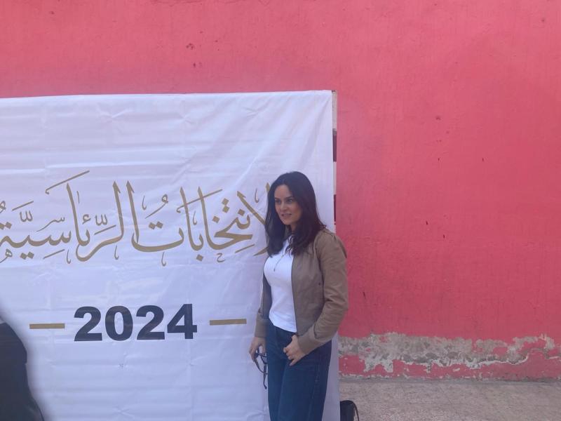 رشا مهدي تدلي بصوتها في الانتخابات الرئاسية 2024