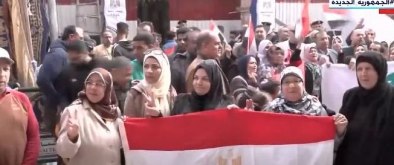 المرأة في صدارة المشهد.. أهالي جنوب سيناء يحتشدون للمشاركة بالانتخابات «فيديو»