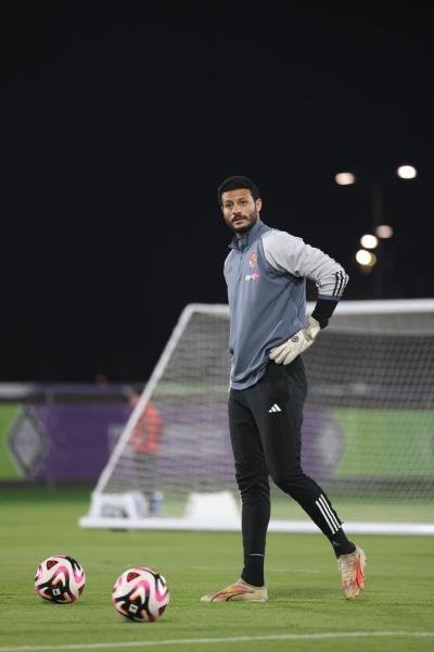 تصريحات مُثيرة من محمد الشناوي بشأن مشاركة الأهلي في مونديال الأندية