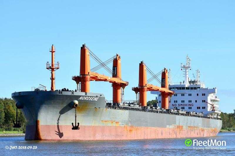 تداول 55 ألف طن بضائع عامة ومتنوعة و896 شاحنة بموانئ البحر الأحمر