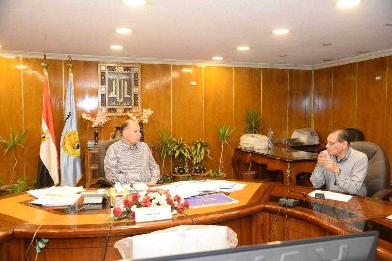 محافظ أسيوط يؤكد أهمية التعاون مع جهاز تنمية المشروعات لدفع عجلة التنمية
