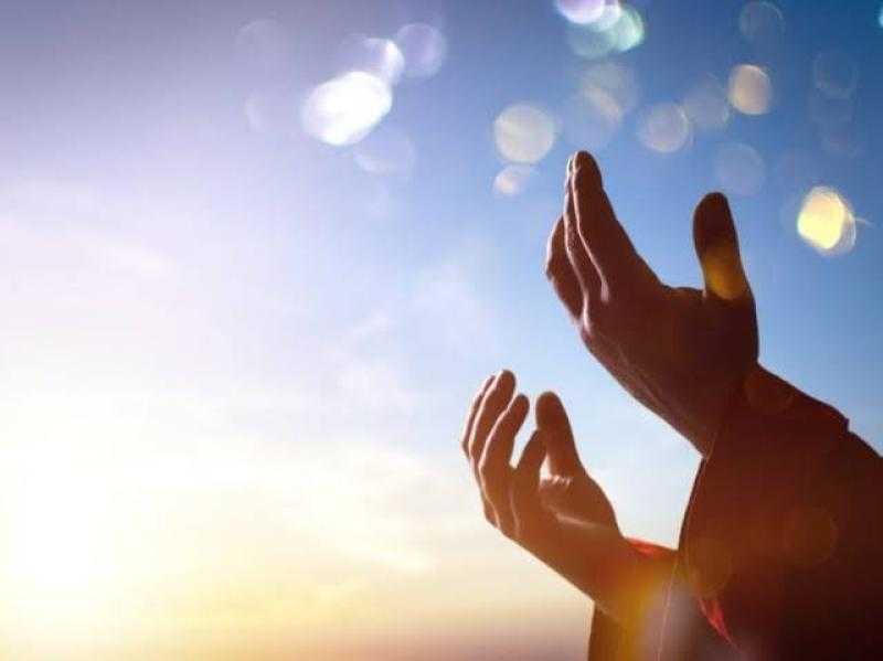 أدعية قدوم العام الجديد.. اللهم اجعله عاما مليئا بالأفراح والخيرات