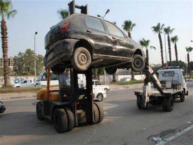 رفع 45 سيارة ودراجة متهالكة في حملات مرورية بالمحافظات