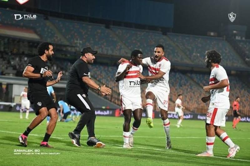 وصول حافلة الزمالك إلى ستاد برج العرب استعدادا لمواجهة المصري بالدوري الممتاز