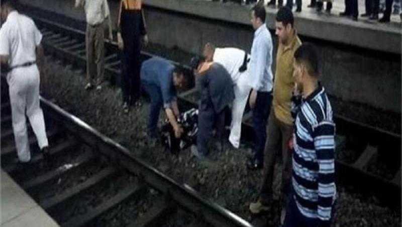 انتحار شاب تحت عجلات مترو الأنفاق بمحطة الزهراء
