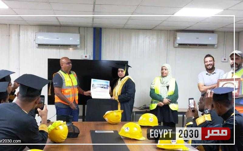 ”مهنتك مستقبلك ”.. زيارات وتدريبات عملية بالمشروعات القومية بأسوان لخريجي برامج الطاقة الشمسية