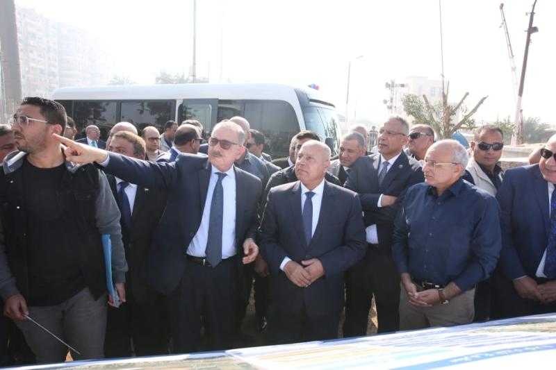 محافظ كفر الشيخ ووزير النقل يتفقدان مشروع إنشاء كوبري السكة الحديد بسخا