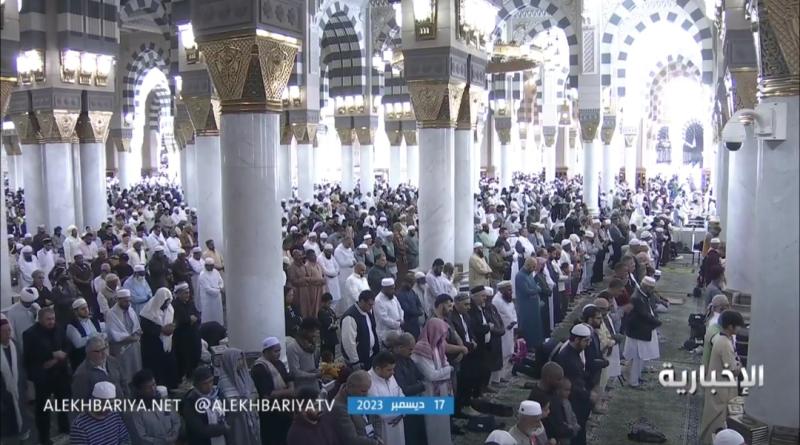 أداء صلاة الغائب على أمير الكويت الراحل 