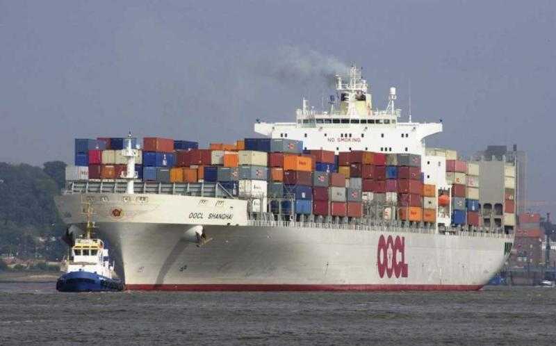 شركة «OOCL» للشحن البحري تعلن وقفًا فوريًا لنقل البضائع من وإلى إسرائيل عبر البحر الأحمر