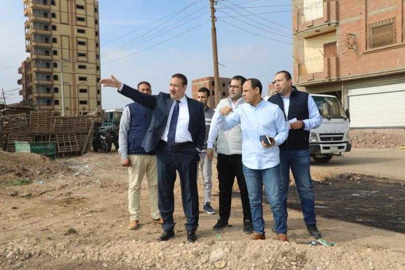 محافظ المنوفية يتفقد مستجدات مشروع مكتبة مصر العامة وأعمال رصف وتطوير منطقة مساكن العمال