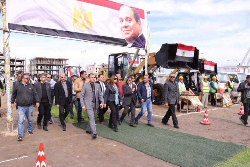 محافظ دمياط تشهد اصطفاف المعدات الفنية والهندسية لمجابهة الأزمات والطوارئ