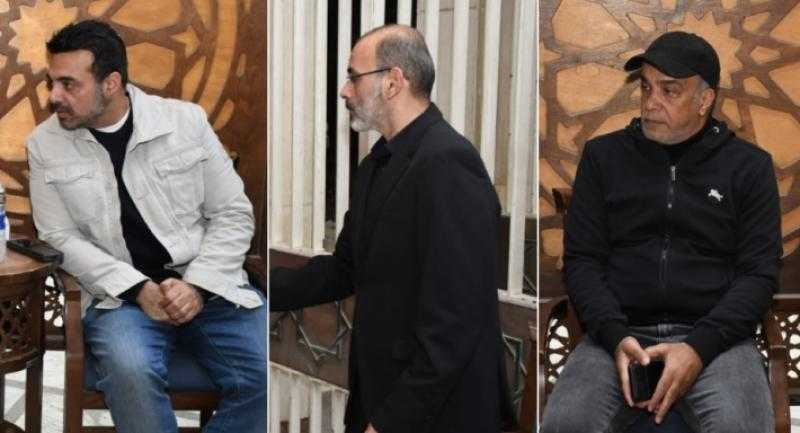 بحضور نجوم الفن .. الصور الأولى من عزاء شقيق أبو الليف الراحل عادل أنور