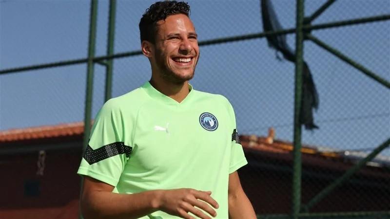 صدمة في بيراميدز قبل مباراة صن داونز بسبب رمضان صبحي