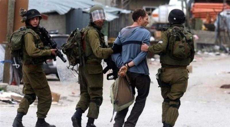 الاحتلال الإسرائيلي يعتقل 30 فلسطينيا من الضفة الغربية