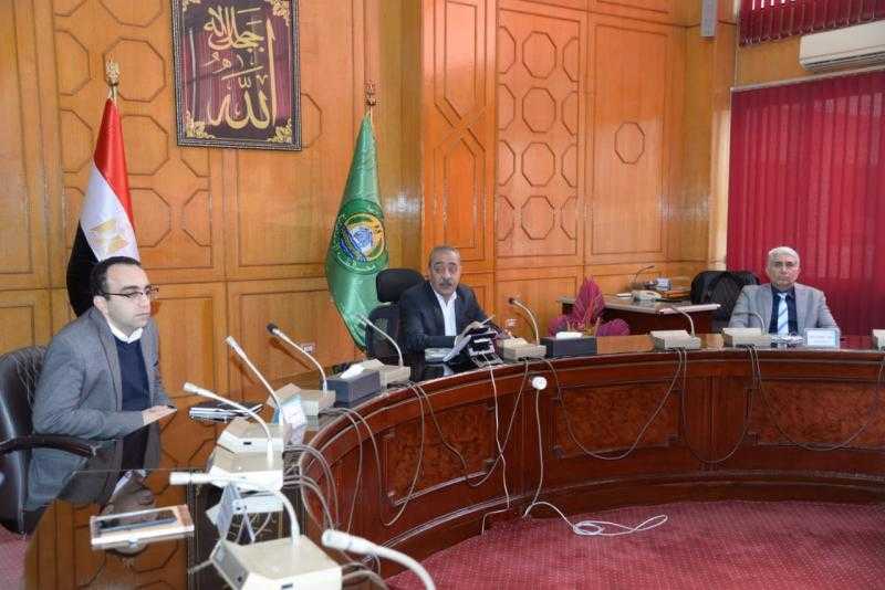 محافظ الإسماعيلية يُوجِّه الشكر للجهاز التنفيذي للتميز خلال فترة الانتخابات الرئاسية