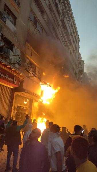 حريق يلتهم محل ملابس بوسط البلد