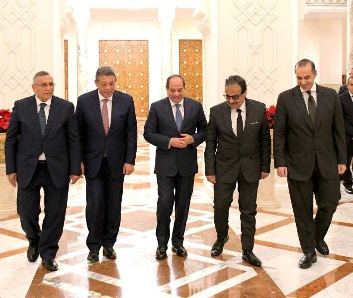 عزة مصطفى عن استقبال الرئيس السيسي لمرشحى الرئاسة: «مصر تبدأ عصر جديد»