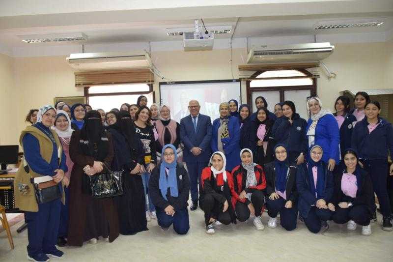 محافظ بورسعيد يتفقد معرض إيسف للعلوم والهندسة بمركز التطوير التكنولوجى