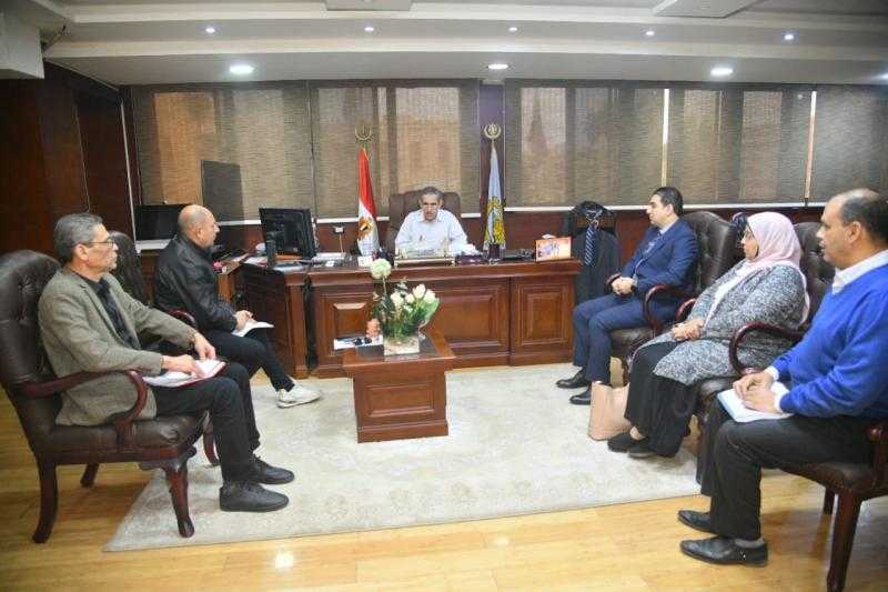محافظ الغربية يناقش مستجدات ونسب تنفيذ كورنيش المحلة ومحور النعناعية