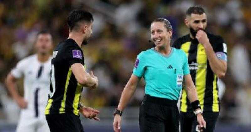 الأمريكية توري بينسو تدير مباراة الأهلي وأوراوا الياباني