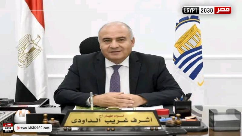 محافظ قنا