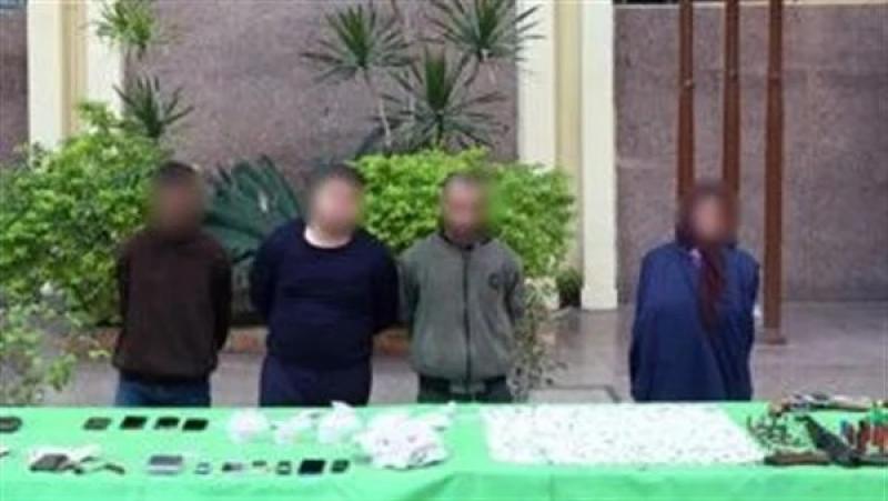 ضبط تشكيل عصابي بتهمة الإتجار في المواد المخدرة بالجيزة