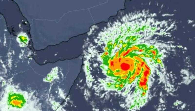 عاصفة قوية تضرب ساحل الدنمارك الغربي