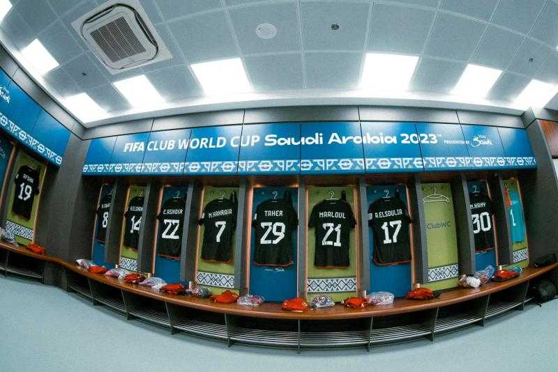 شاهد .. غرفة ملابس الأهلي قبل مباراة أوراوا الياباني بمونديال الأندية