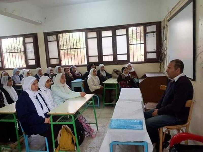 لقاءات ثقافية وورش فنية متنوعة لقصور الثقافة بمدارس المنيا