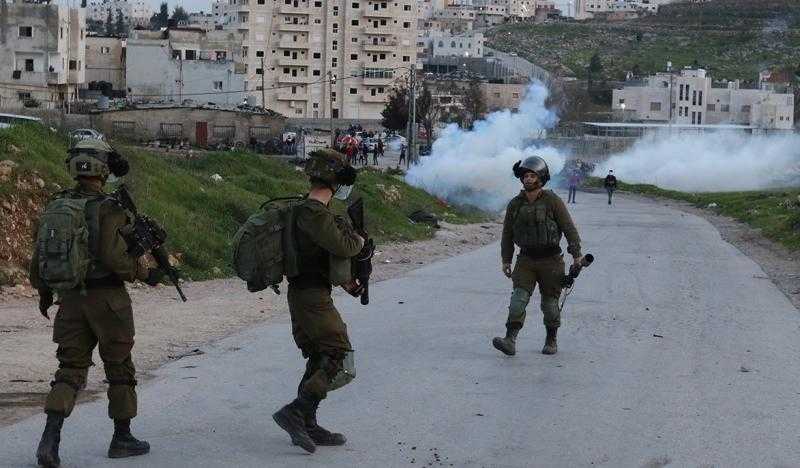 إصابة فلسطينيين بالرصاص الحي خلال اقتحام الاحتلال رام الله