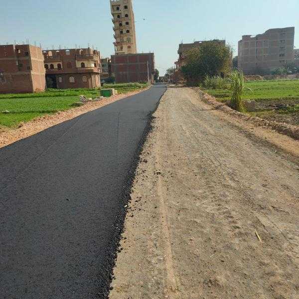 رصف طريق المراونة بطول 1200 متر بساقلتة بسوهاج