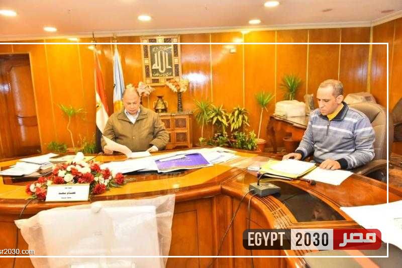 محافظ أسيوط يوجه بترشيد الإنفاق بالقطاعات الخدمية والوحدات المحلية