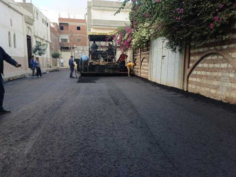 رصف فرعيات شارع الجمهورية بحوش عيسى بالبحيرة