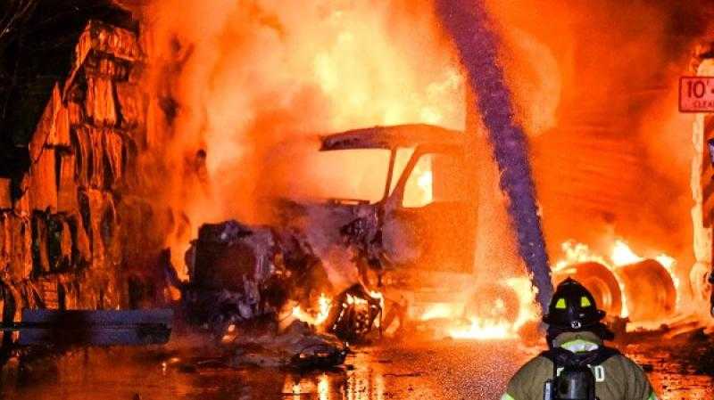 مصرع 12 شخصا إثر انفجار بمجمع صناعي بأندونيسيا