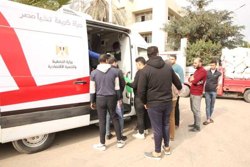 محافظ كفر الشيخ: تشغيل سيارة المركز التكنولوجي لتقديم خدمة تراخيص المحال التجارية