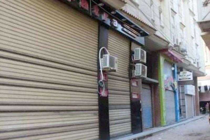 حملات أمنية لضبط مخالفات المحال التجارية الغير ملتزمة بقرار الغلق