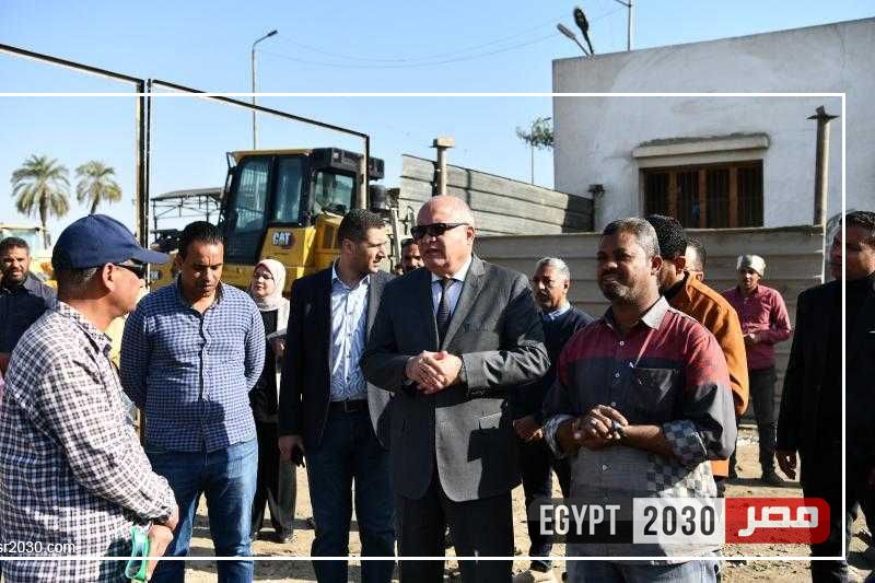 محافظ قنا يتابع سير العمل بمقر الحملة الميكانيكية