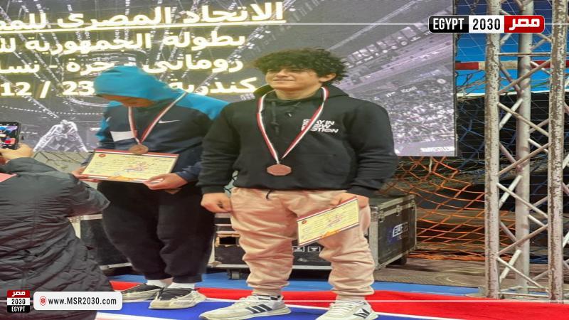 الفائزون
