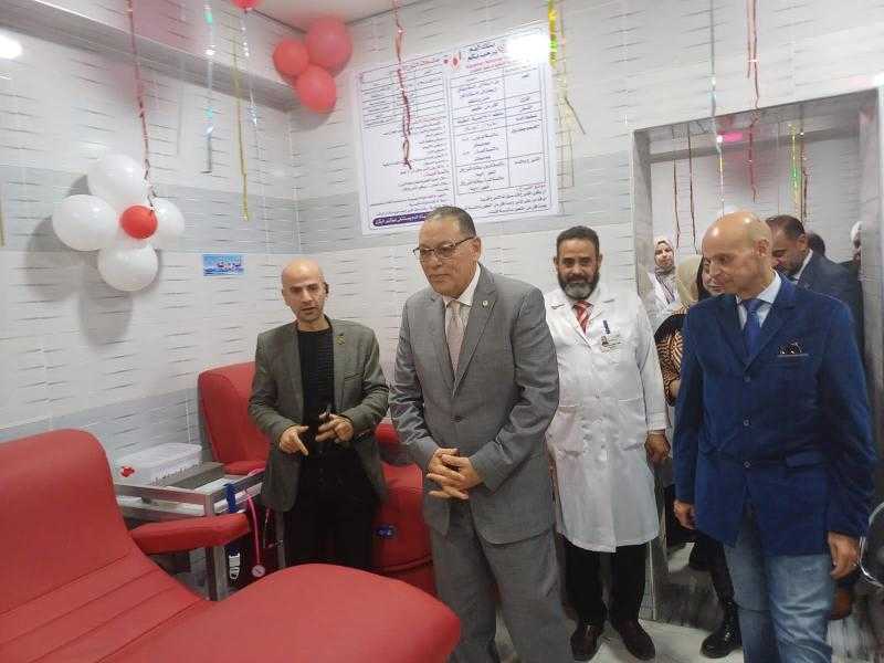 محافظ الشرقية يفتتح بنك الدم التجميعي والمعامل بمستشفى أبوكبير المركزي